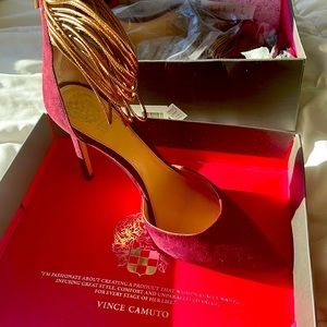 Vince Camuto pumps